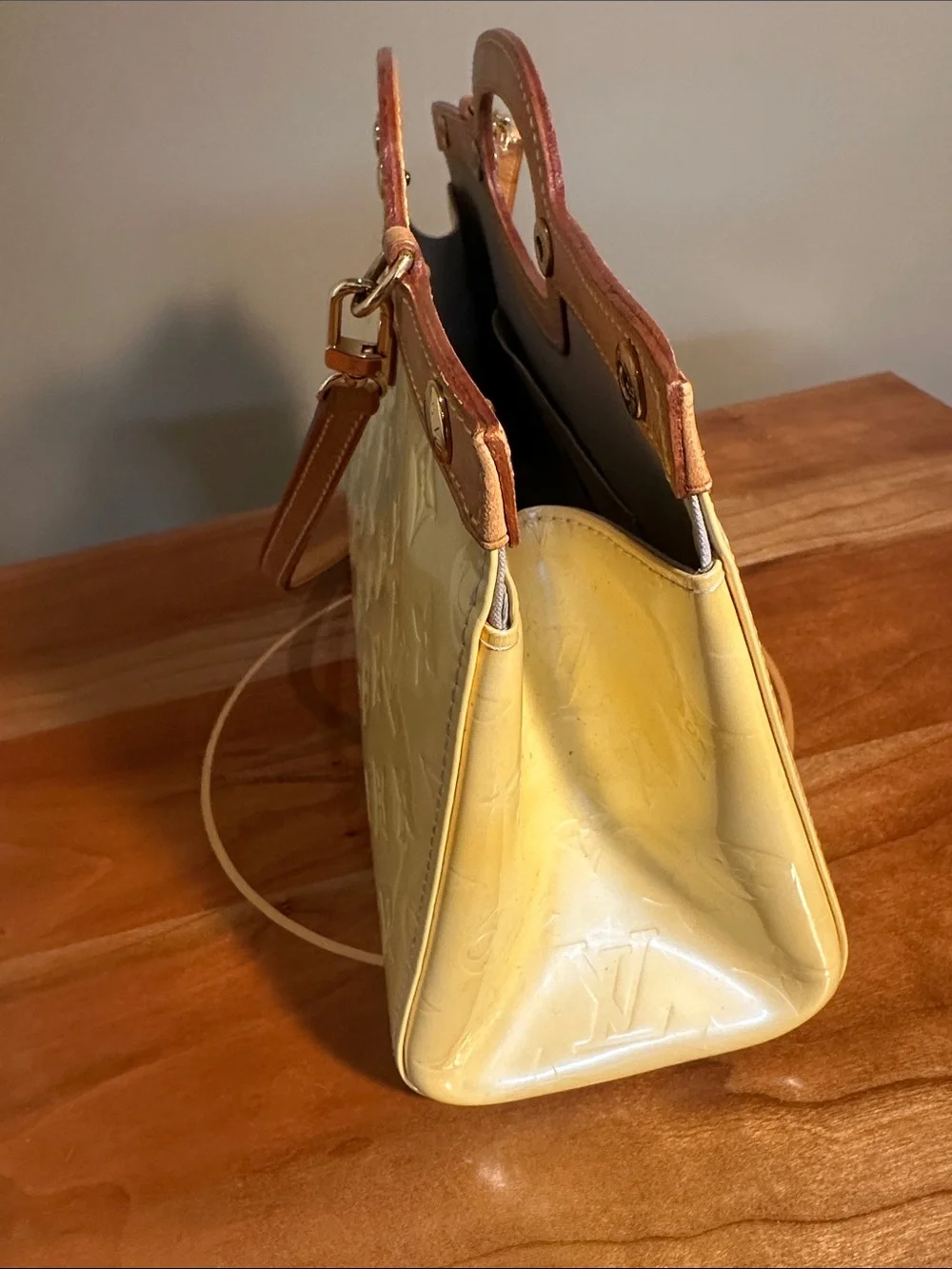 Authentic Louis Vuitton Roxbury Drive Monogram Vernis leather Pearl 2Way Handbag